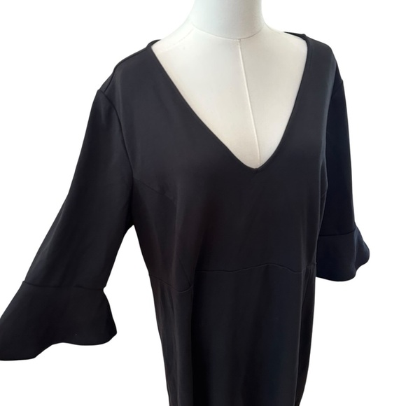 Women's 2X Solid Black Staple Minimalist Curvy Stretch Midi Bell Sleeve Dress - Picture 4 of 8